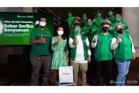 Bareksa dan Grab Salurkan 1000 Paket Berbuka Puasa untuk Mitra Pengemudi