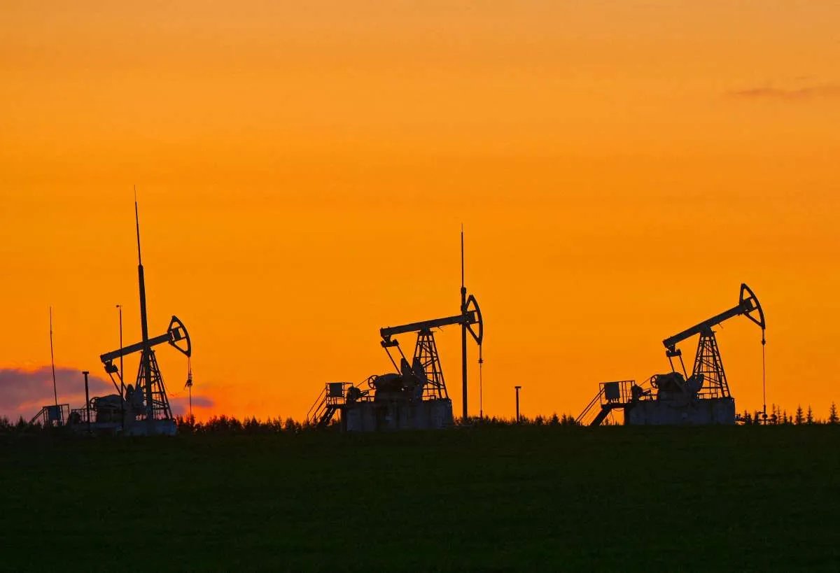 Harga Minyak Naik Tipis, OPEC+ Berpeluang Menunda Kenaikan Pasokan