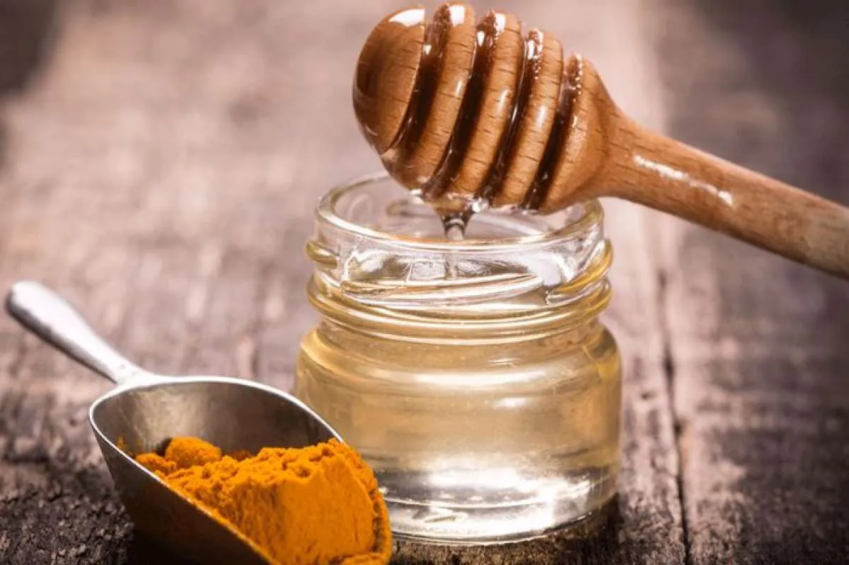 Menurunkan Kolesterol dan Mengobati Batuk, Sederet Manfaat Kunyit Madu 