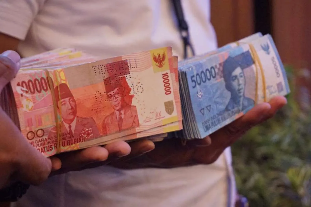 Tren pelemahan terus berlanjut, rupiah dibuka pada level Rp 13.944 per dolar