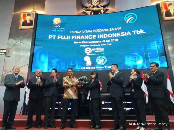 Pencatatan perdana, saham Fuji Finance Indonesia (FUJI) meroket 70%