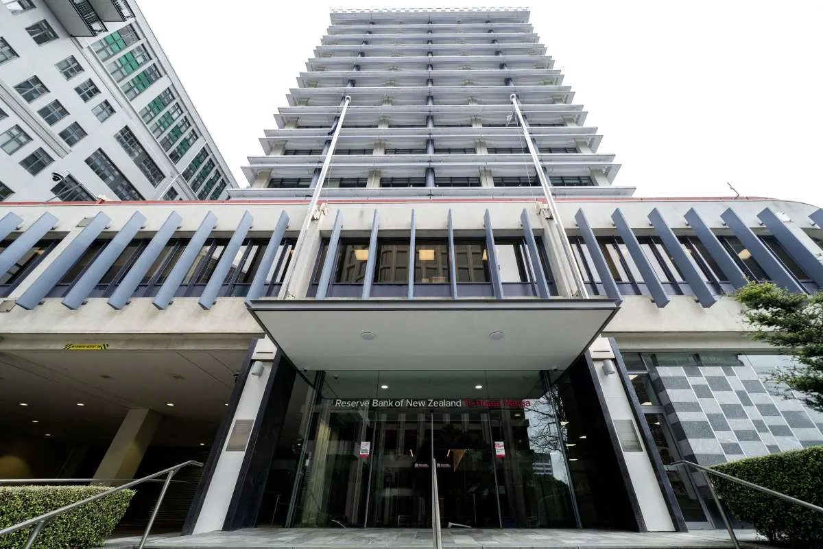 Bank Sentral Selandia Baru Tahan Suku Bunga 2,75%, Meski Buka Peluang Pengetatan