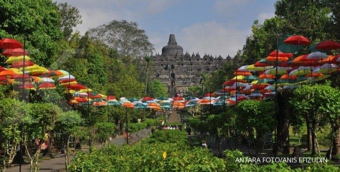 Gunung Agung erupsi, turis di Borobudur membludak