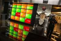 Kepemilikan asing di saham dan SUN merosot, pasar surat utang akan membaik duluan