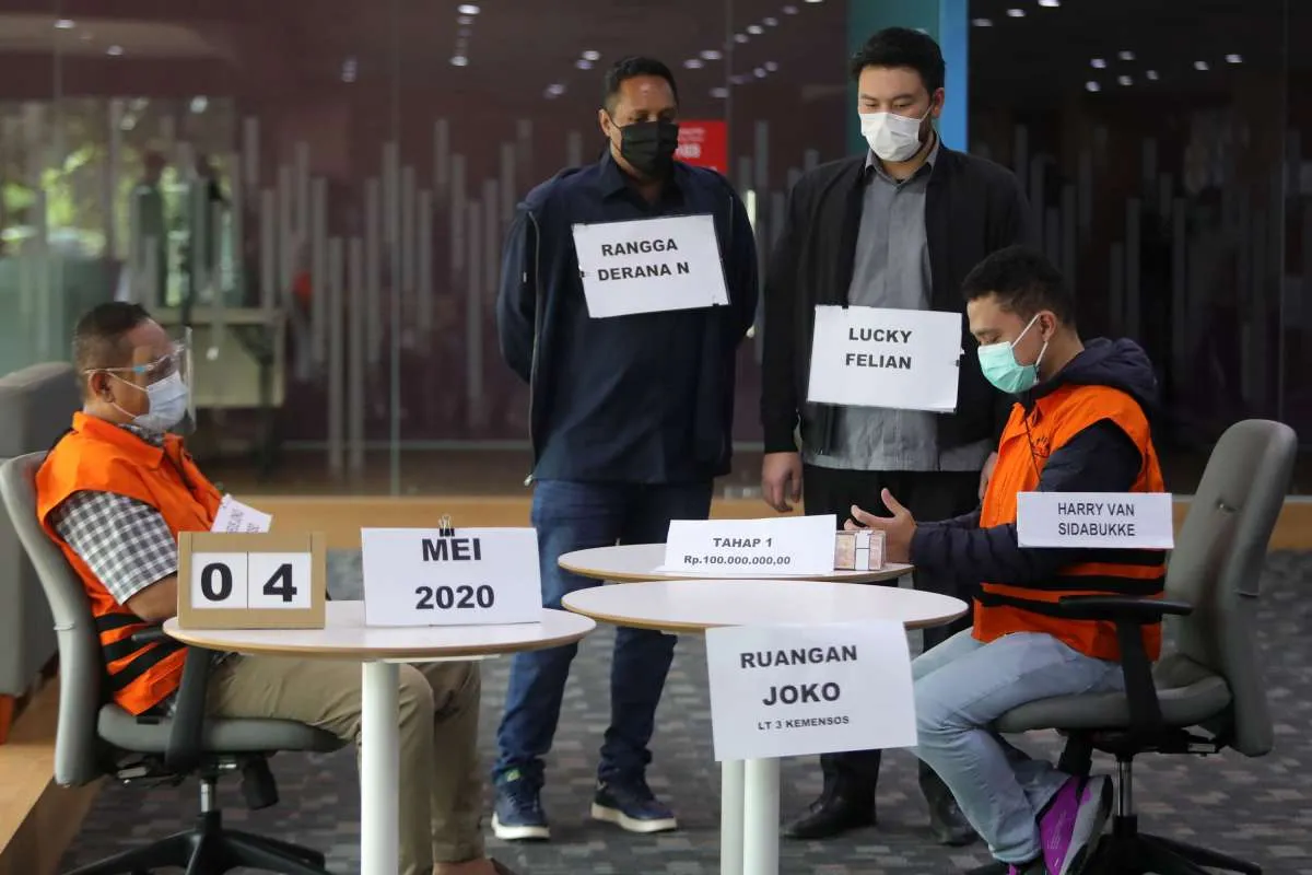 Terungkap di persidangan, fee dana bansos mengalir ke Juliari hingga Cita Citata