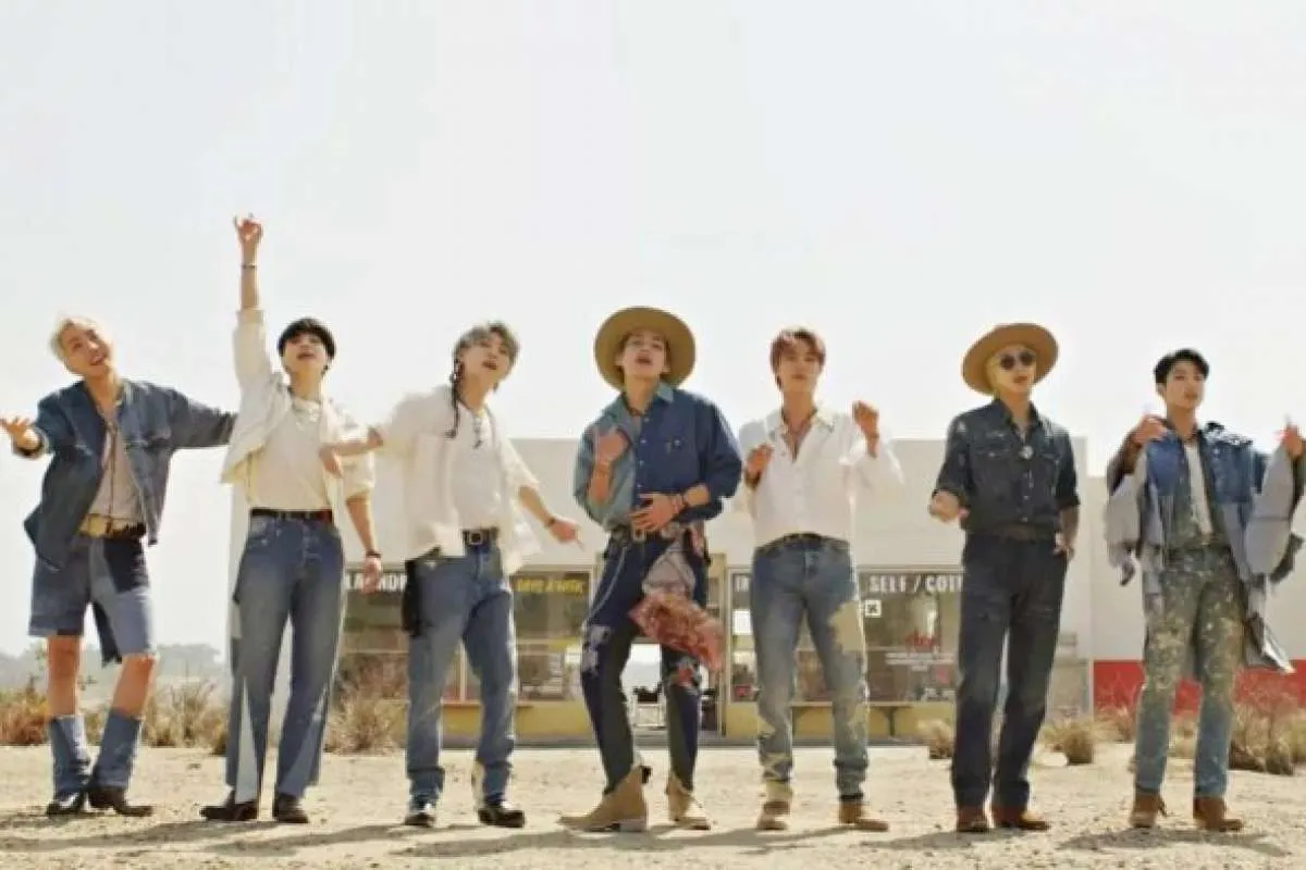 Usai Butter, BTS puncaki Billboard Hot 100 dengan lagu baru Permission to Dance
