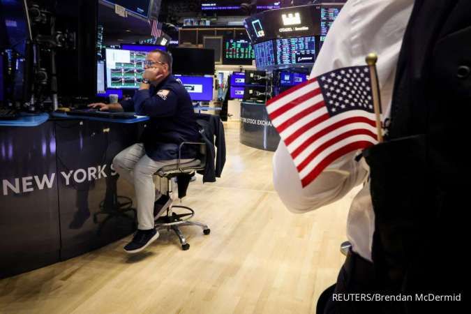 Wall Street Jumat (12/7) Ditutup Menguat Ditengah Spekulasi Kenaikan Suku Bunga AS