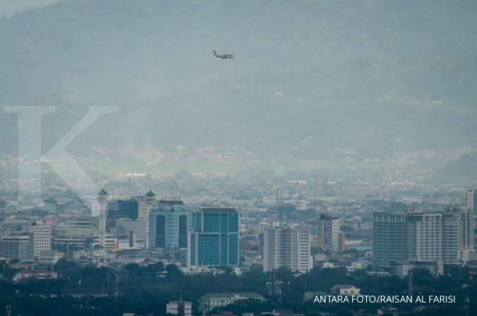 Cuaca besok di Jawa dan Bali: Bandung hujan, Surabaya cerah