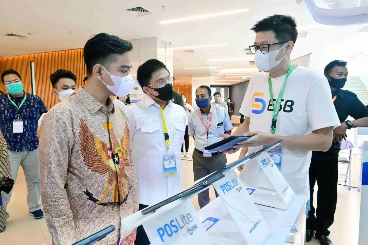 ESB Dorong Digitalisasi UMKM di Surakarta Melalui Edukasi Teknologi