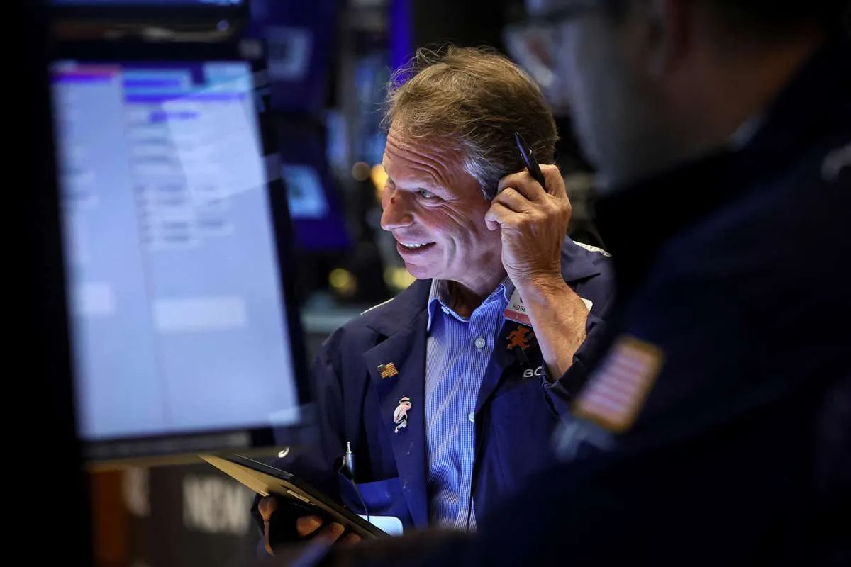 Naik Tipis, Wall Street Mencoba Bangkit Setelah Hari Terburuk Sejak Juni 2020