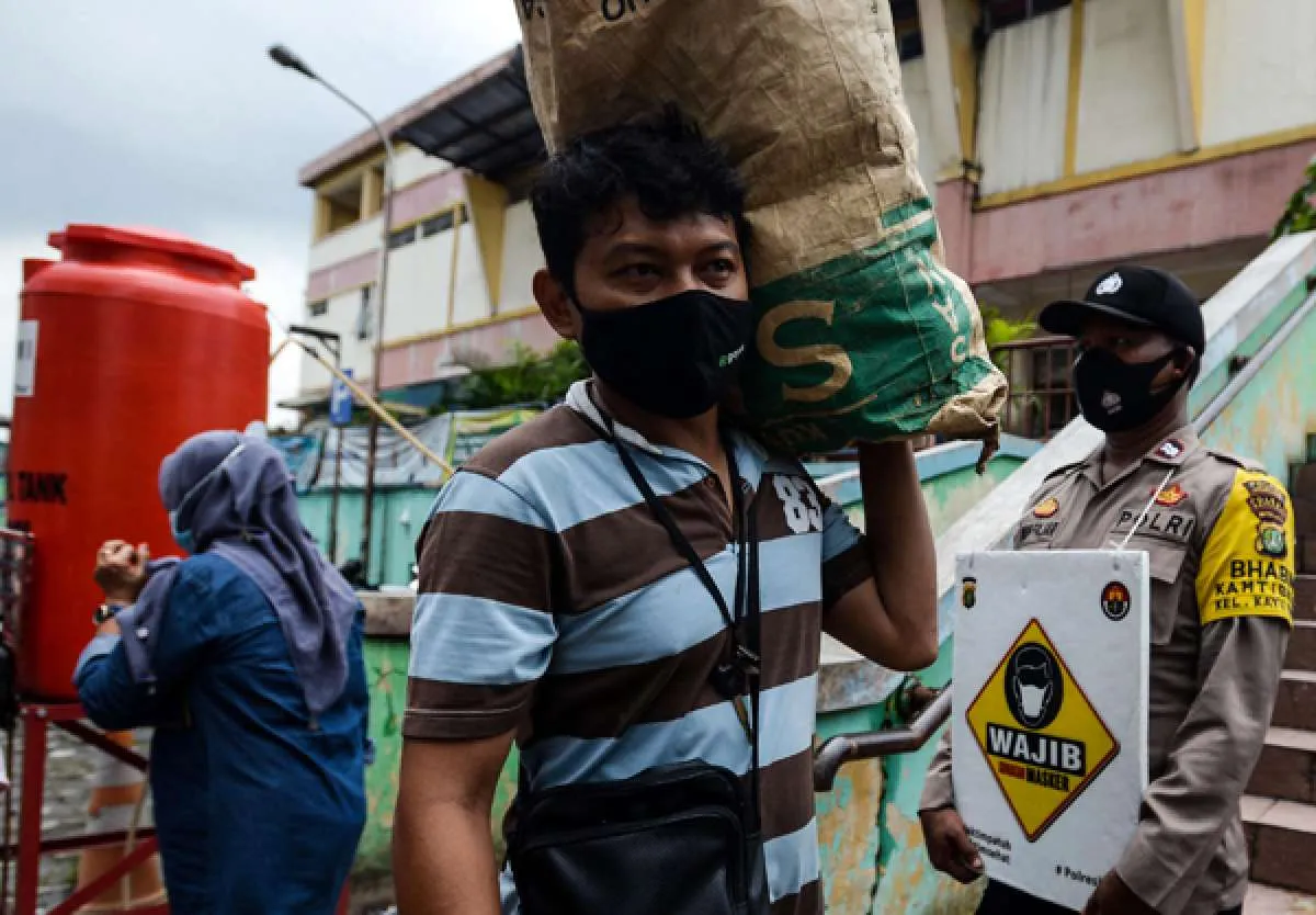 UPDATE Corona Indonesia, Minggu (21/2): Tambah 7.300 kasus baru, hindari kerumunan