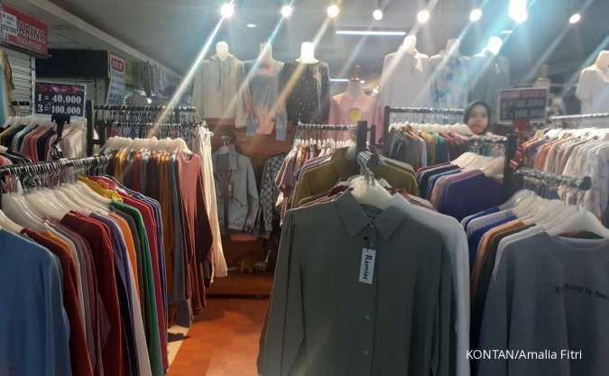 Bersiap! Jokowi Bakal Terbitkan Perpres yang Melarang Penjualan Pakaian Bekas Impor 