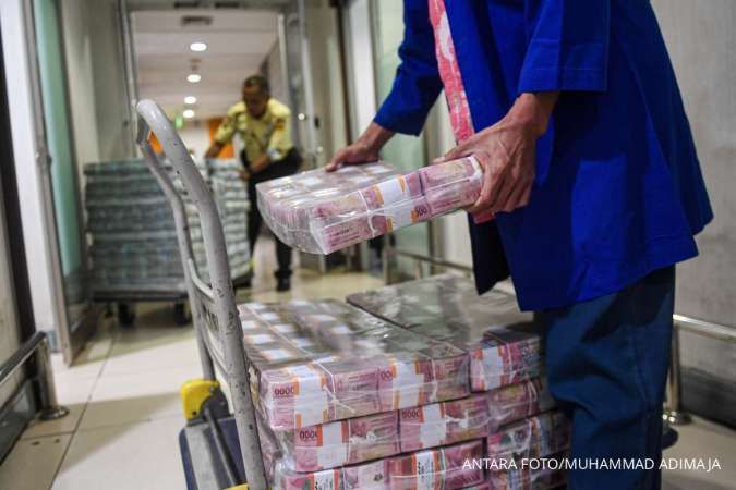 Indonesian Rupiah at 4-Year Low as Fears of Fed Rate-Hike Delay Weigh