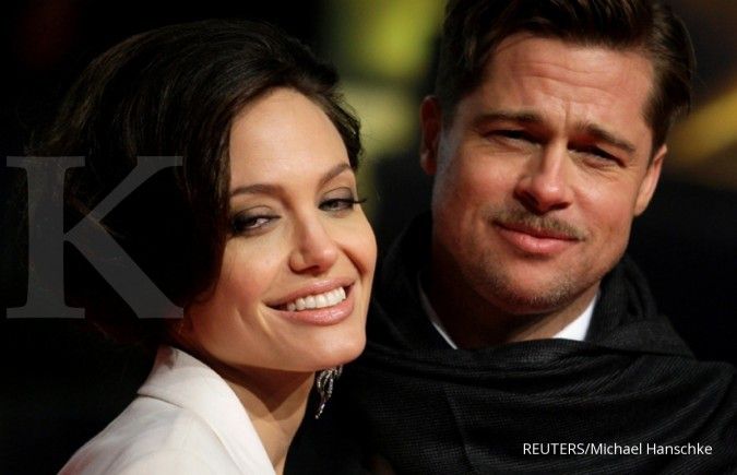 Angelina Jolie menggugat cerai Brad Pitt 