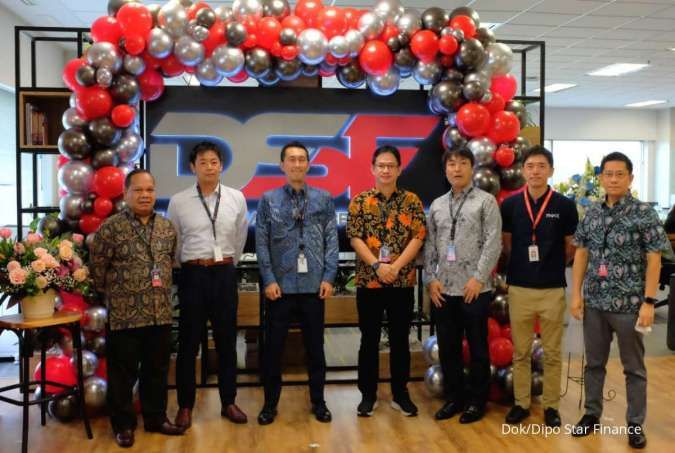 Dipo Star Finance Luncurkan Logo Baru