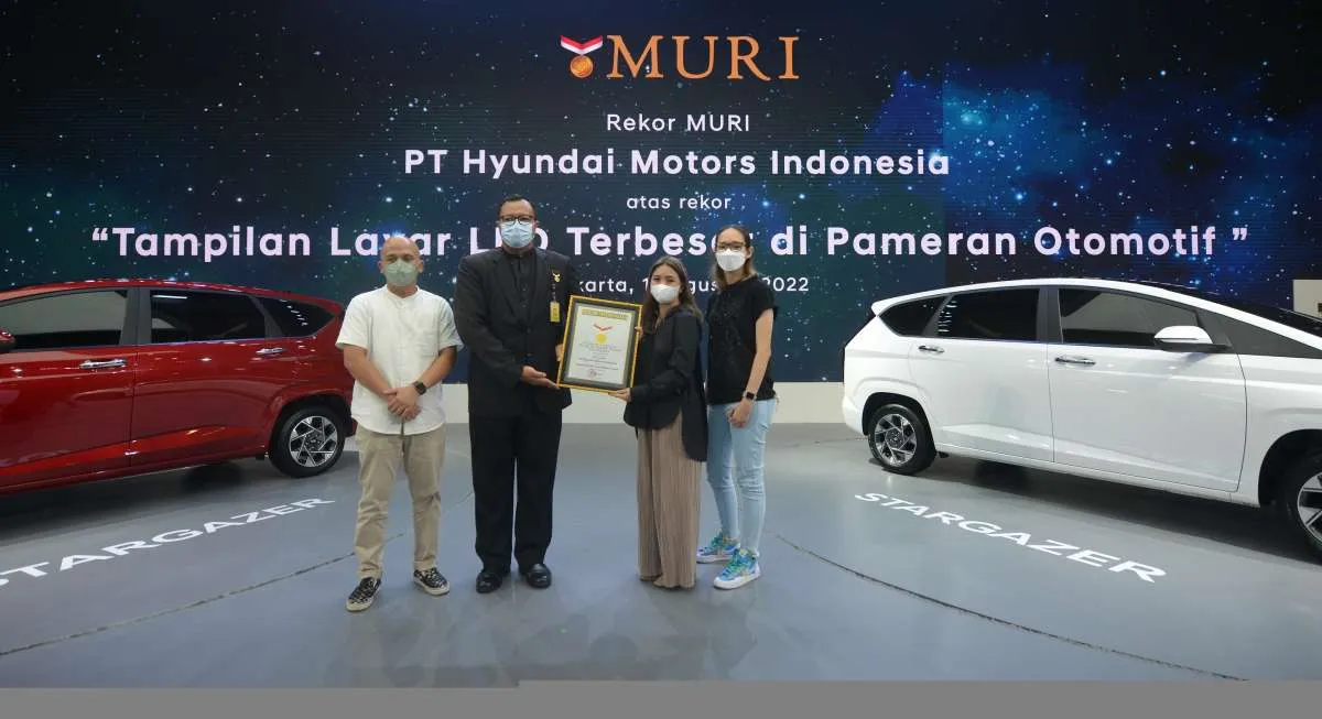 Hyundai Raih Penghargaan Rekor MURI Tampilan Layar LED Terbesar di Pameran Otomotif