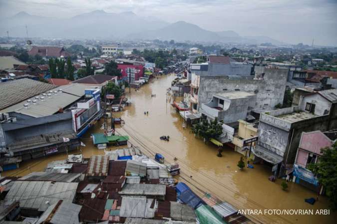 Peringatan Dini Cuaca Besok (3/2) Hujan Deras, Status Waspada Bencana Provinsi Ini