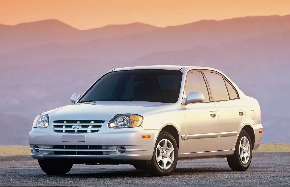 Harga mobil bekas murah meriah varian sedan, intip Hyundai Accent generasi ini