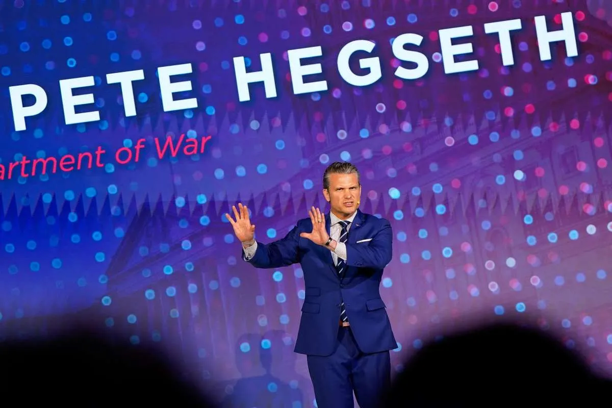 Menteri Pertahanan AS Pete Hegseth: Bom Akan Jatuh ke Fasilitas Kunci Iran