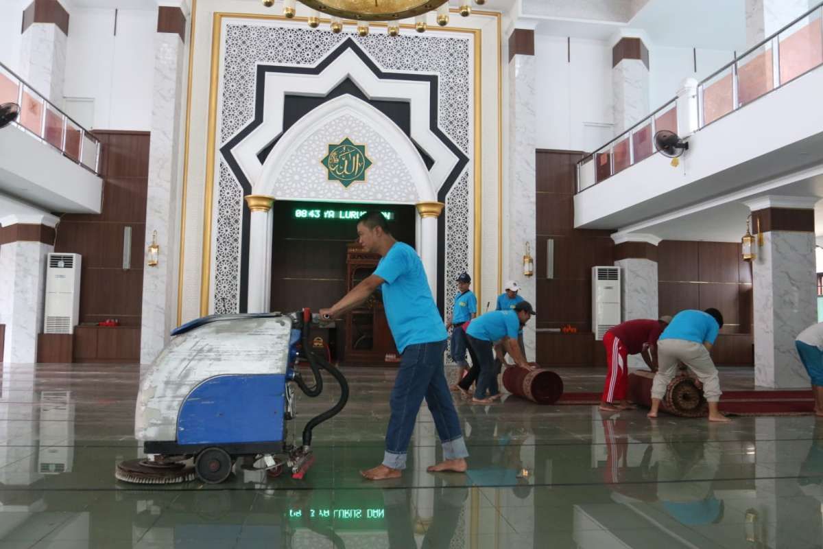 Matahari Putra Prima (MPPA) Gelar Program Hypermart Bersih-Bersih Masjid