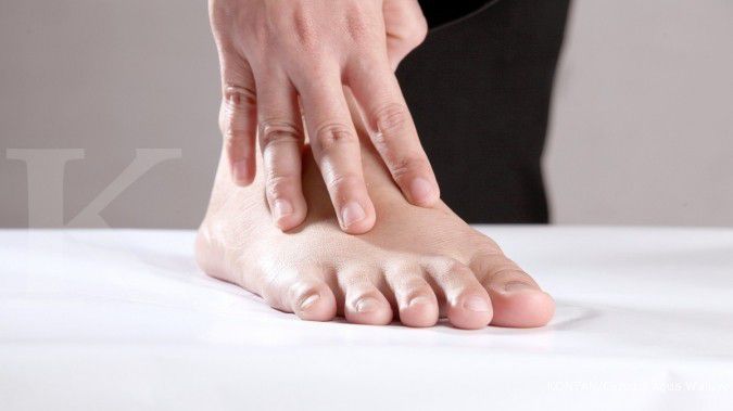 5 Cara atasi asam urat yang mengganggu pada kaki