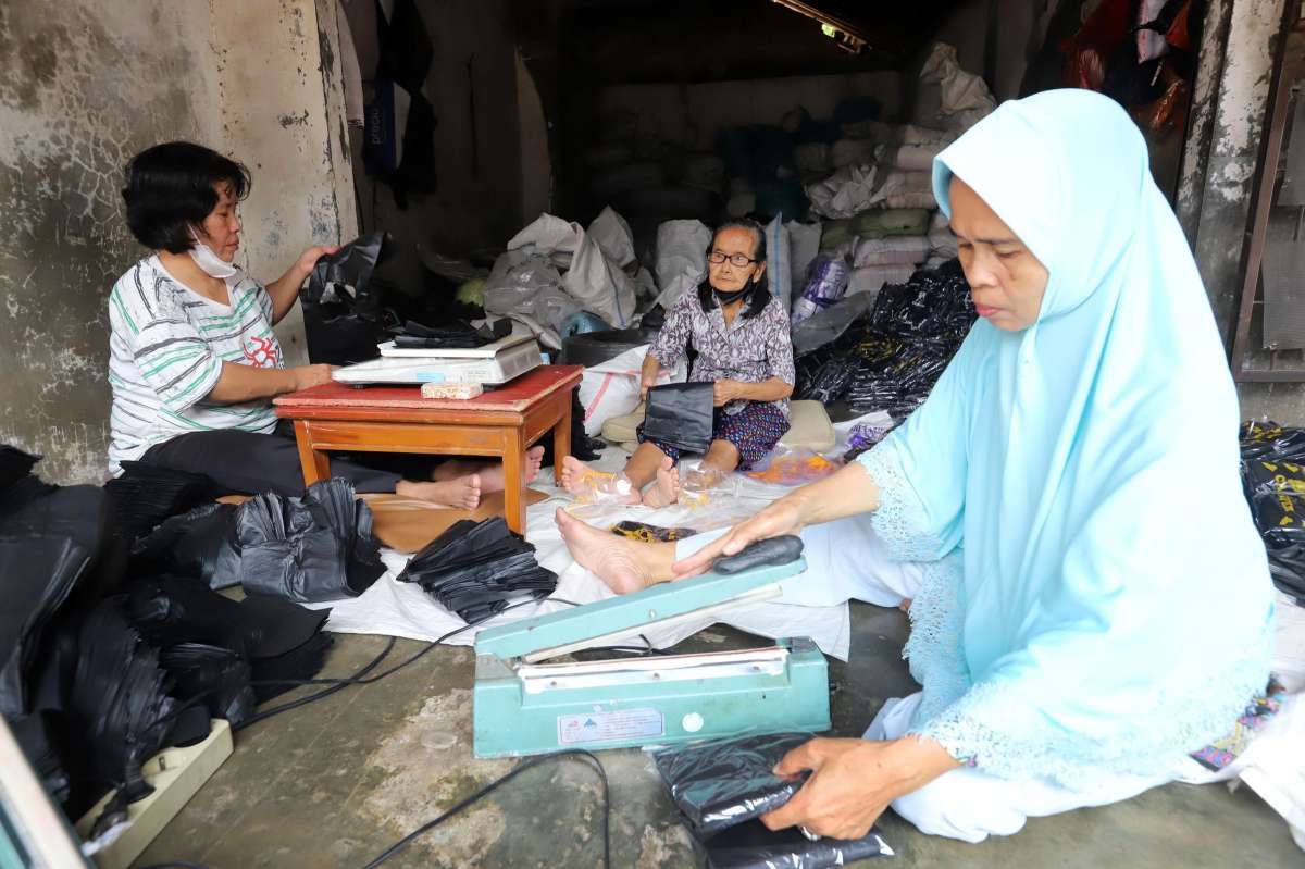 Peran Pekerja Perempuan dalam Perekonomian