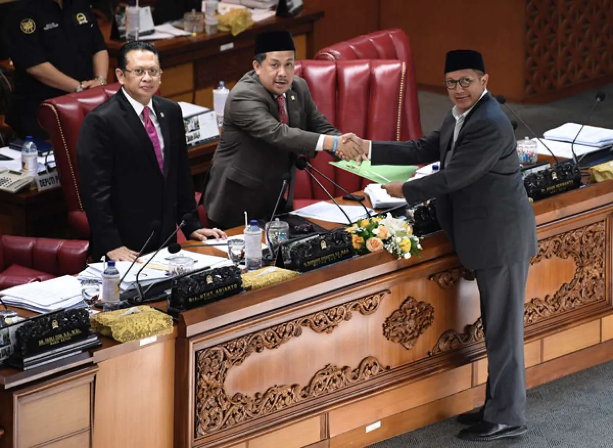 Pengesahan dua RUU ditunda, Formappi minta isi RUU disosialisasikan