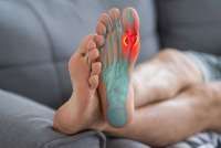 Cuaca Panas Bisa Jadi Penyebab Asam Urat Kambuh Lo, Lakukan Langkah Berikut Ini!