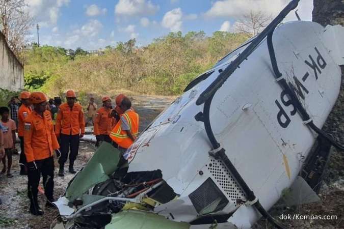 Helikopter Jatuh di Sekitar Pantai Sulupan, Bali, Penumpang dan Kru Selamat 