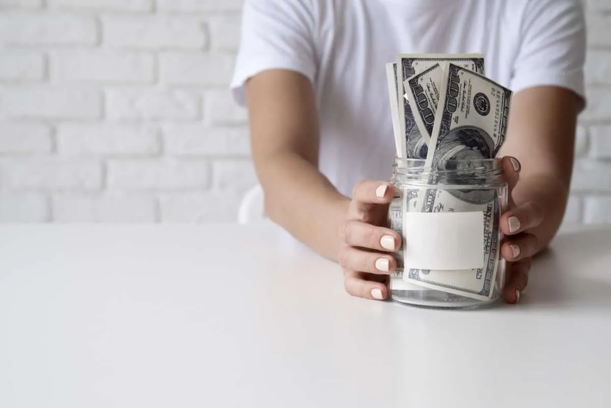 Praktis Nabung USD di Jenius, Raih Bunga Hingga 3,5% p.a.!