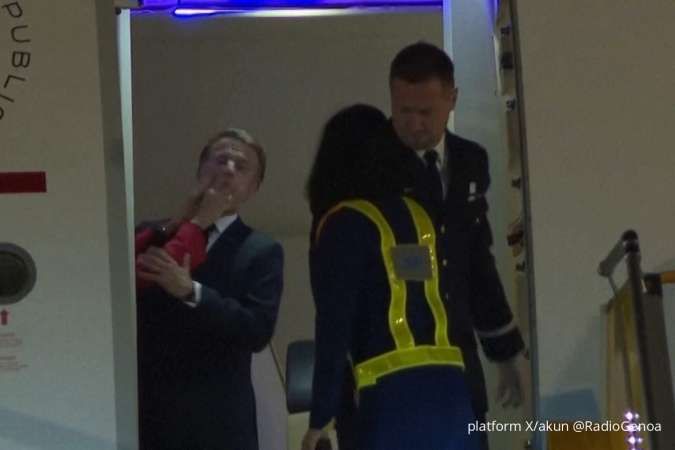 Momen Presiden Macron Ditampar Ibu Negara Brigitte sesaat Setelah Mendarat di Vietnam