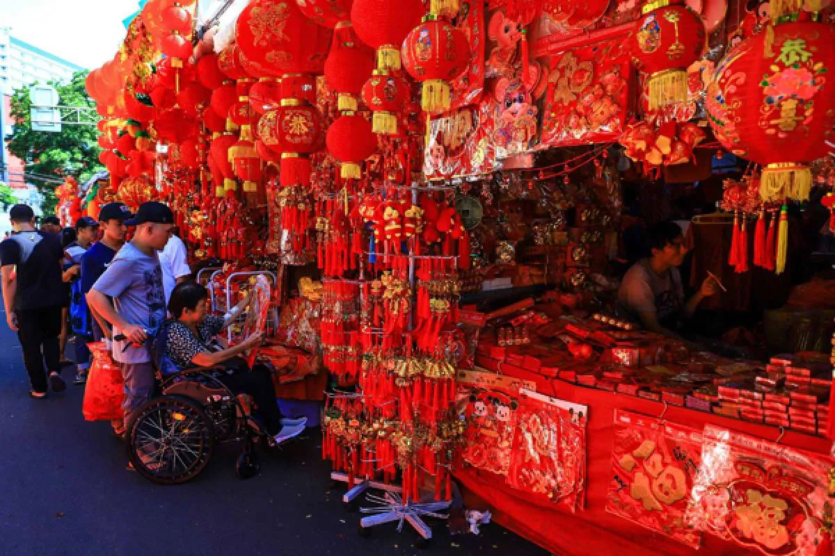 Pernak-pernik Imlek di Glodok masih saja ramai (2)