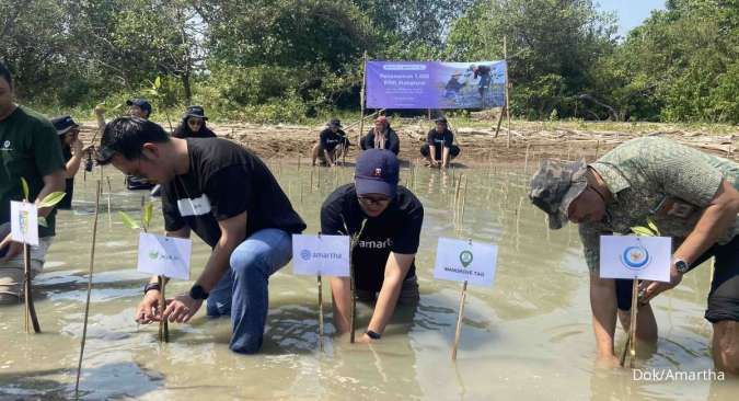 Amartha Gandeng Jejakin Tanam 1.000 Mangrove di Pesisir Pantai Morodemak