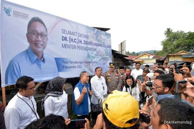 Tinjau Pasar Panyabungan, Mendag Zulkifli: Walau Jauh dari Kota, Harga Bapok Stabil