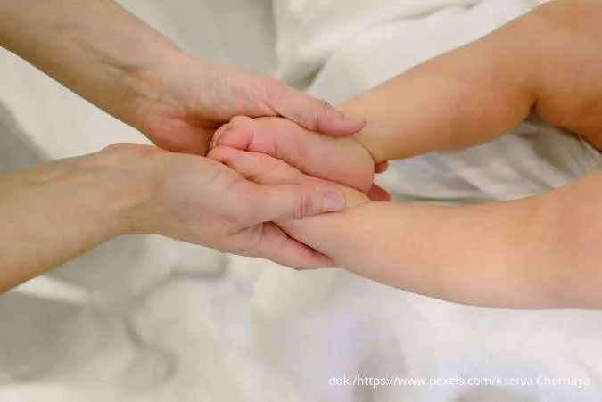 Panduan Ibu Cerdas: 5 Cara Memilih Skincare yang Aman dan Tepat untuk Bayi