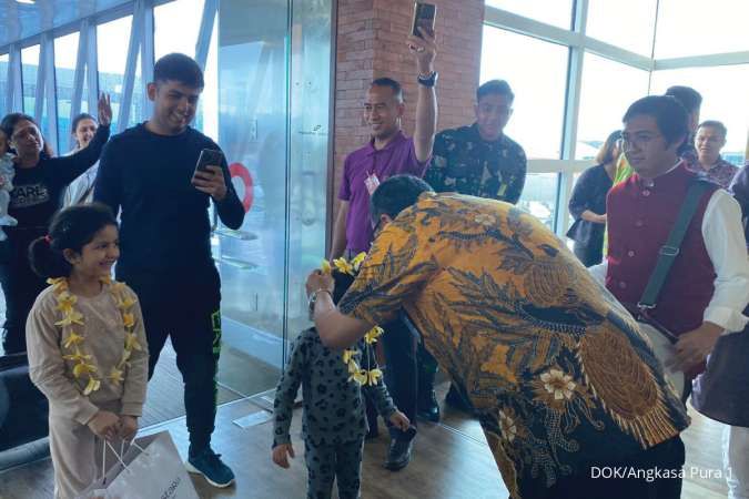 Keterangan Foto: Suasana penyambutan penerbangan perdana maskapai Vistara untuk rute Delhi-Bali-Delh