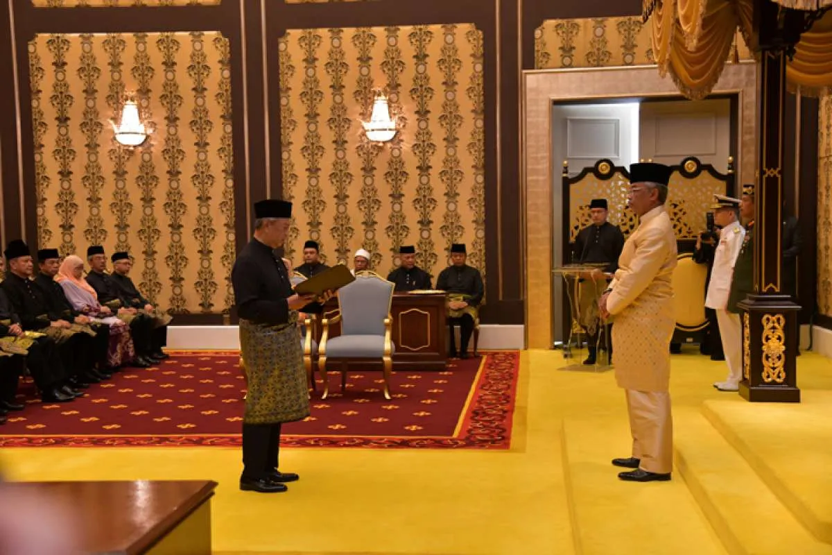 Perdana Menteri Malaysia minta Raja mengumumkan keadaan darurat?