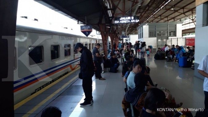 14 KA Jarak Jauh Keberangkatan Stasiun Gambir dan Pasar Senen Berhenti di Jatinegara