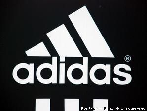 Pendapatan Bersih Adidas Anjlok 97%