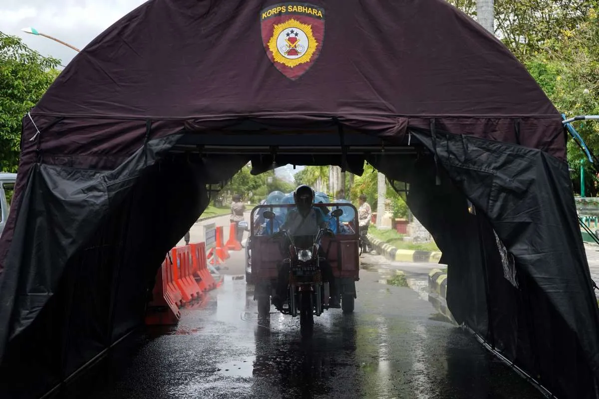 Kata Gugus Tugas Covid-19, disinfektan enggak efektif lindungi orang dari corona
