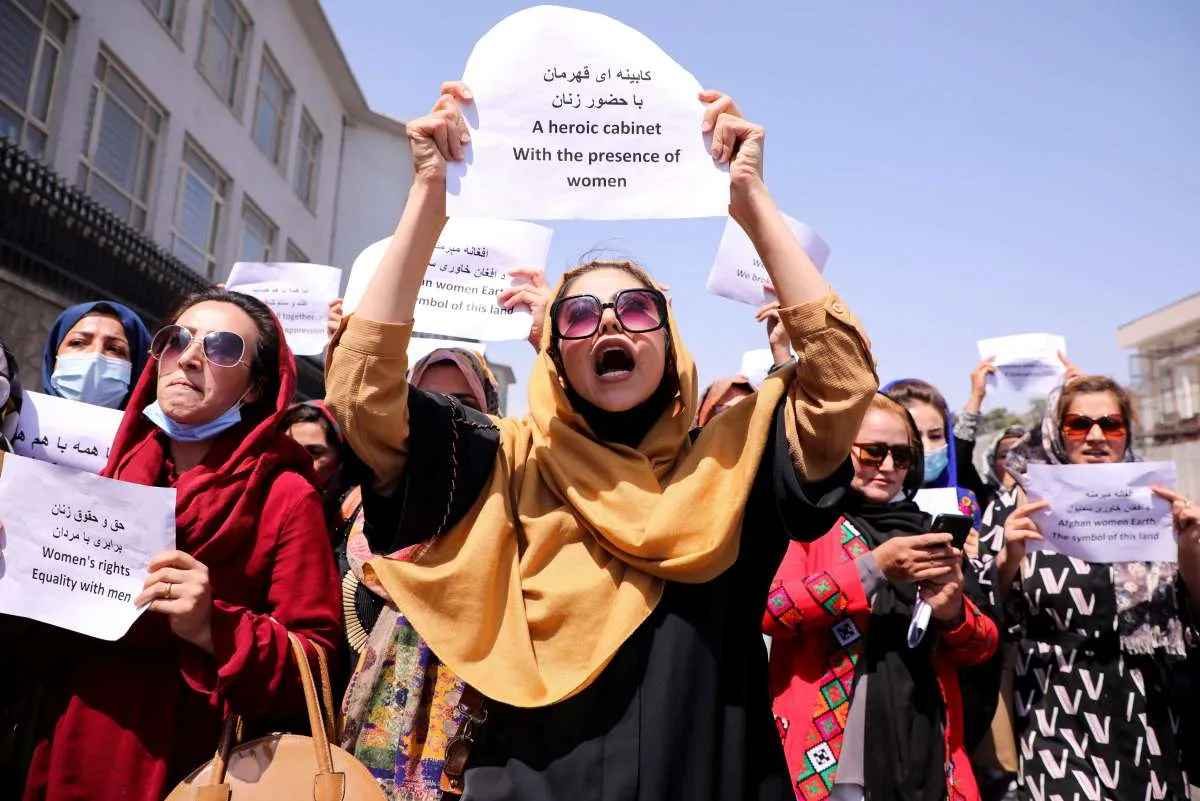 Taliban izinkan wanita belajar di universitas, namun syaratnya ini