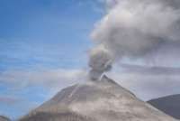 Gunung Lewotobi Laki-Laki Alami 17 Kali Gempa Vulkanik dalam 6 Jam