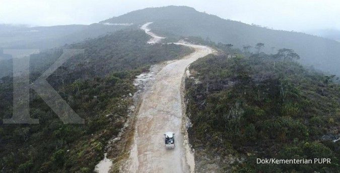Jalan Trans Papua, menembus gunung, membelah bukit