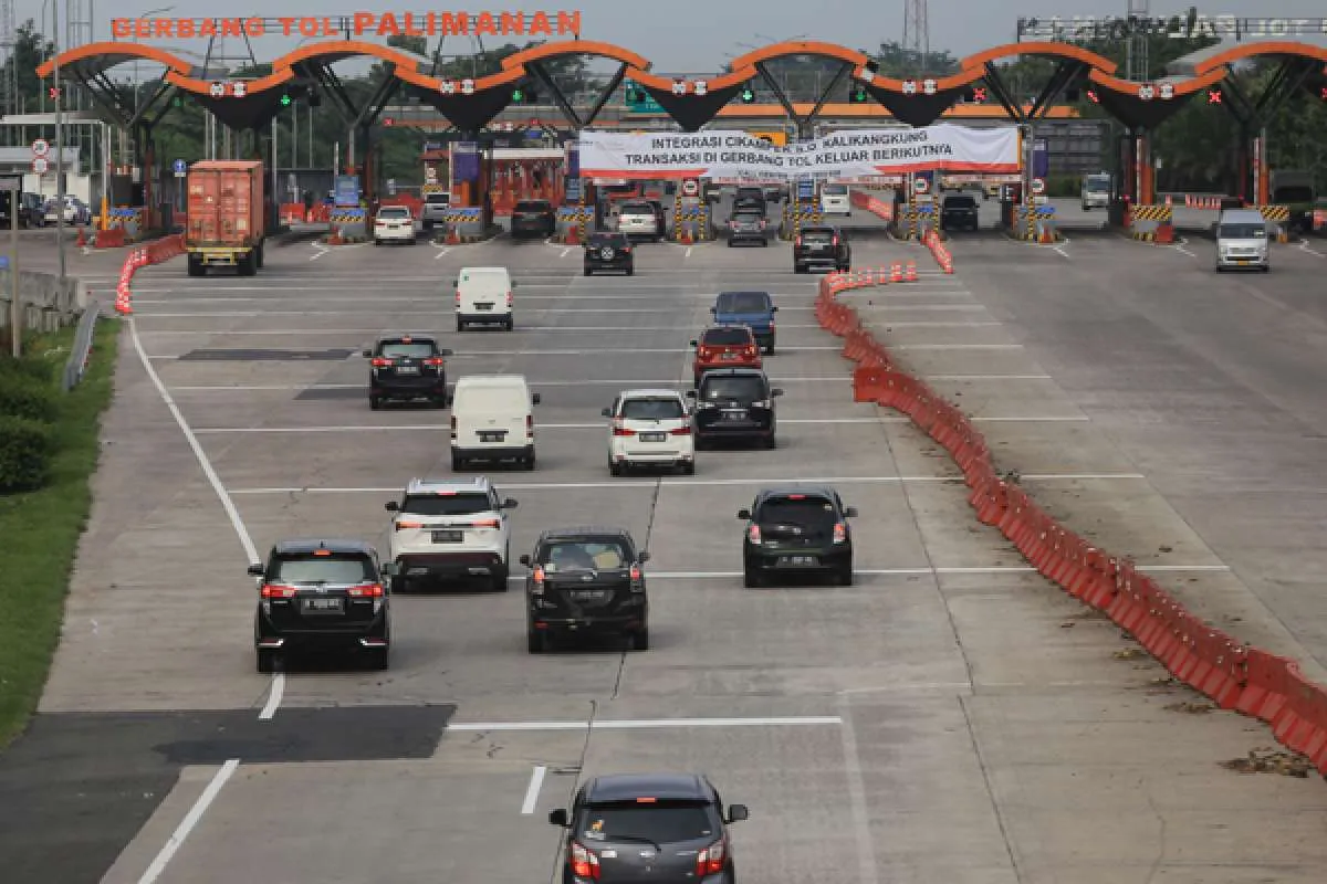 Penting! Pemudik Isi Penuh BBM dan Saldo Uang Elektronik Sebelum Memasuki Jalan Tol