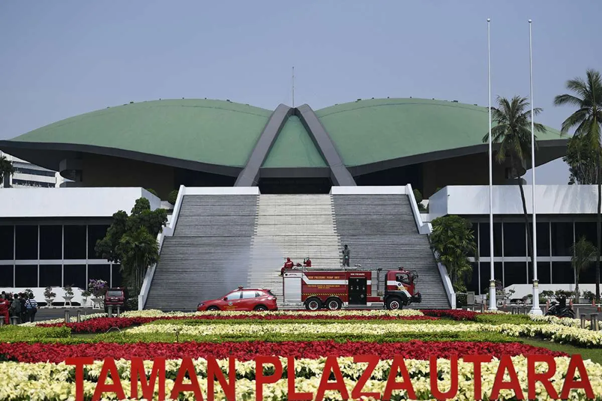 Selasa ini, DPR akan fit and proper anggota dewan gubernur BI, ini calonnya