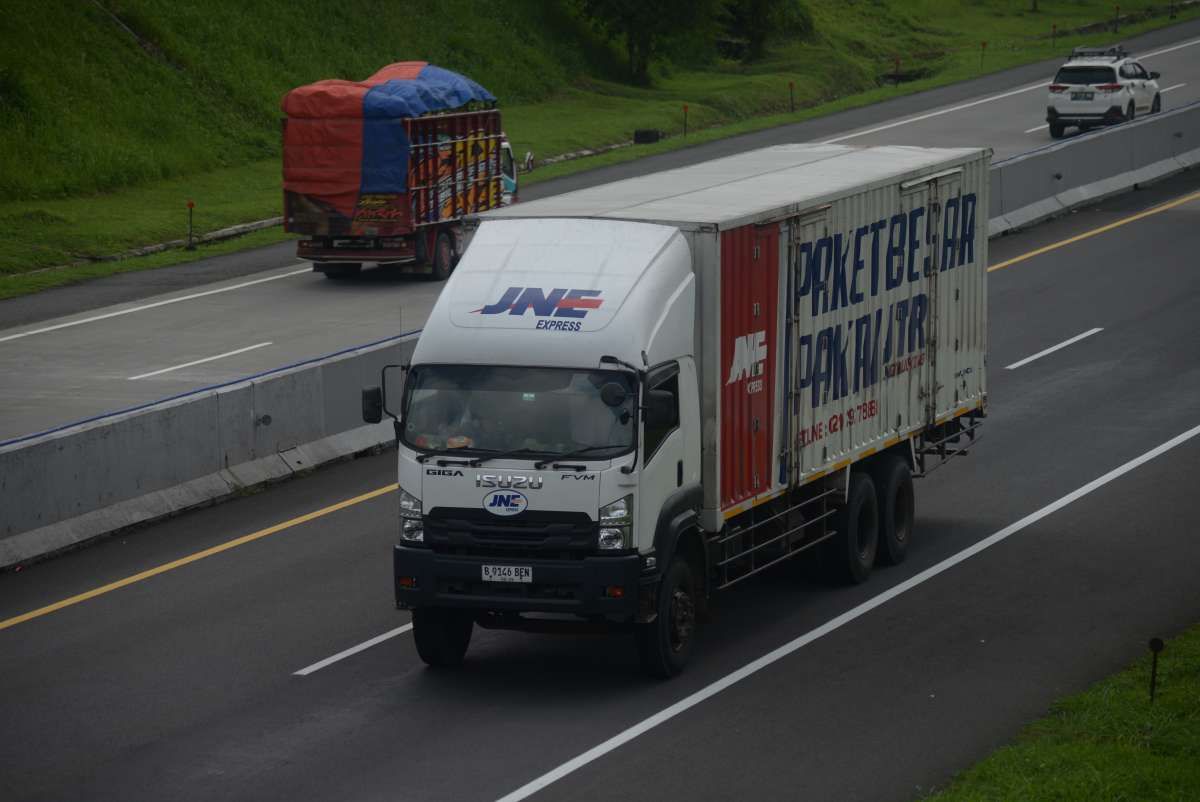 Pebisnis Protes Pembatasan Arus Angkutan Barang