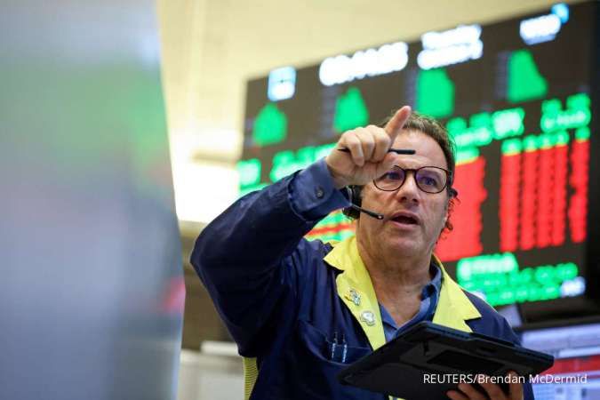 US Stocks End Higher, Treasury Yields Rise on Easing Credit, Trade Worries