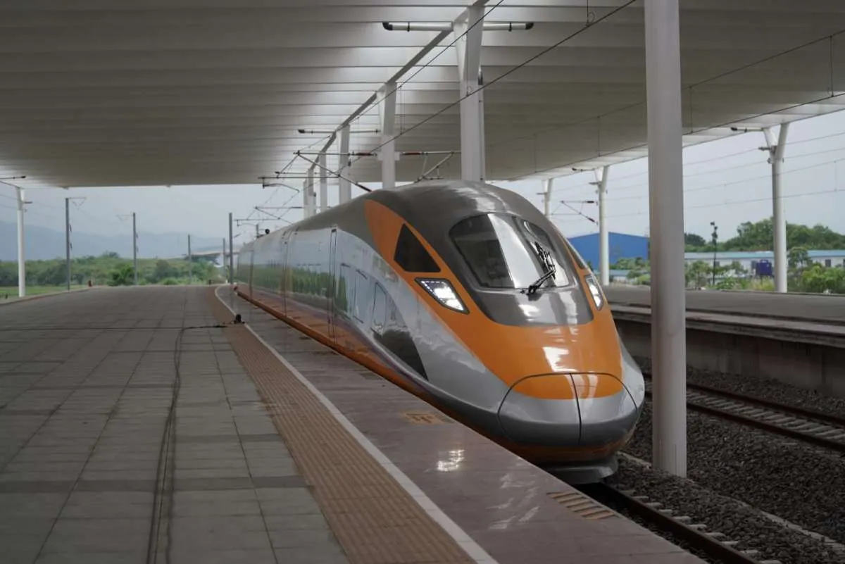 Kereta Api Cepat Jakarta-Bandung Siap Beroperasi Agustus 2023