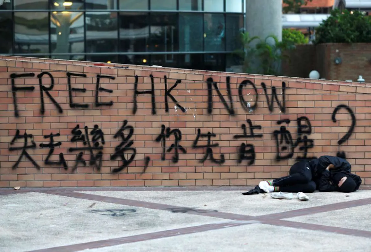 Pendekatan anyar Komisaris Polisi Hong Kong yang baru terhadap pendemo