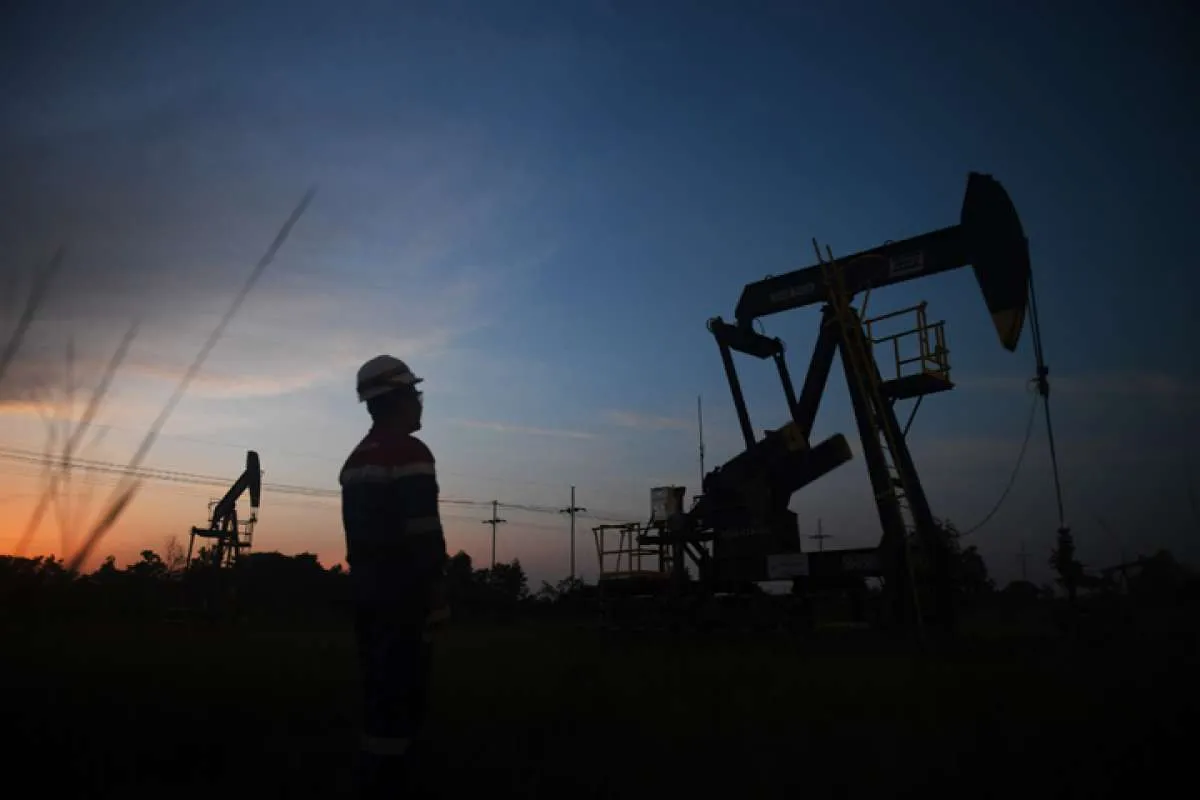 Wamen ESDM Minta Pertamina Tingkatkan Produksi Minyak Hingga 480 Ribu Barel per Hari